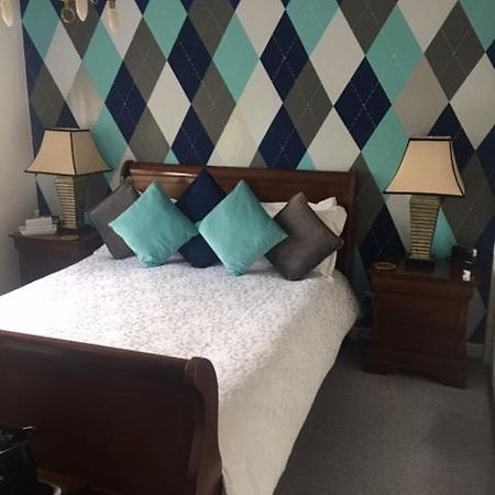 Home From Home Bed And Breakfast Livingston Bagian luar foto