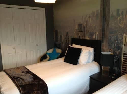 Home From Home Bed And Breakfast Livingston Bagian luar foto